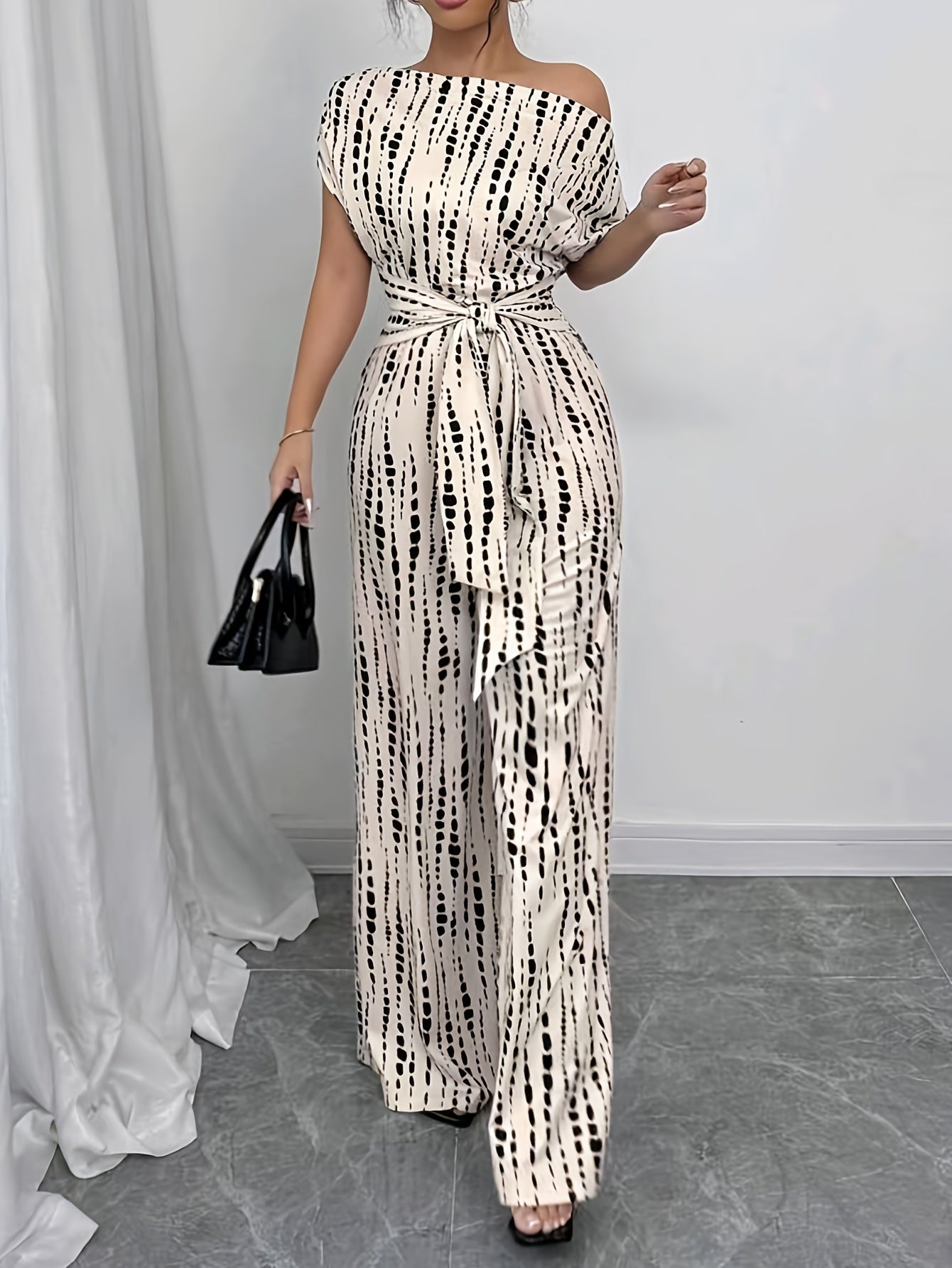 Combinaison Femme Asymétrique Imprimée – Élégance Moderne